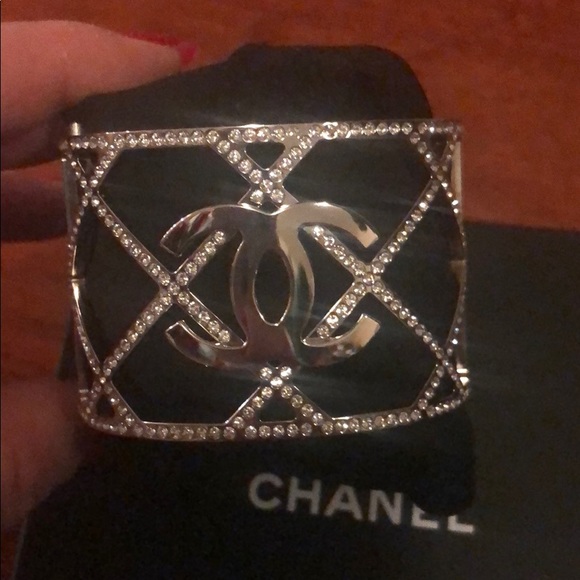 CHANEL Crystal Bracelet - Picture 2 of 8